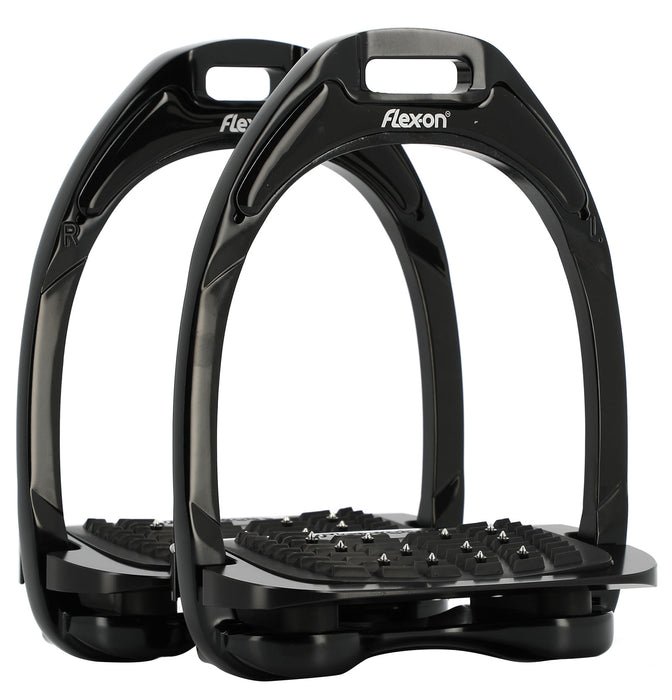 Etirer Flex on aliminium noir, plancher ultra grip pour une parfaite tenue des étriers au pied du cavalier.