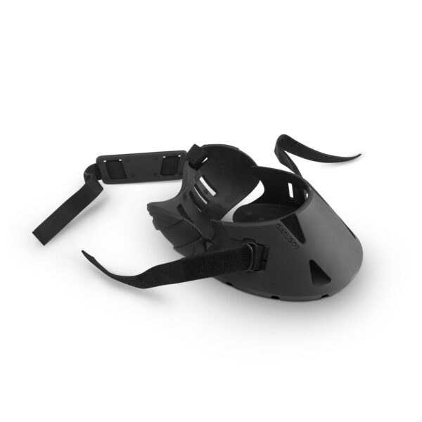 Pour enfiler les hipposandales Gatusos facilement sur votre cheval, ouvrir complètement les chaussures.