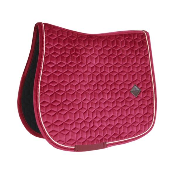 Tapis de selle pour cheval coupe CSO par Kentucly Horseware, modèle velours velvet vendu chez Fouilhoux. Couleur rose fuchsia, bordeaux. Originale.