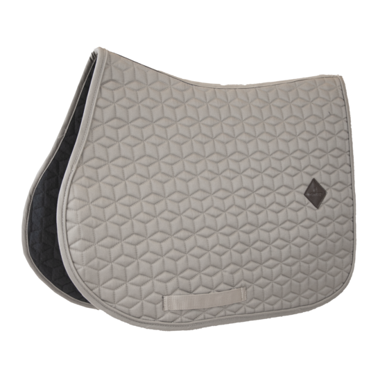 Kentucky tapis classic CSO beige. Simple et chic, le moins cher de la gamme Kentucky. Possibilité de border le tapis à votre nom.
