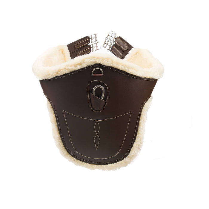 Sangle bavette Kentucky avec doublure en faux mouton pour plus de confort pour votre cheval. Evite les frottements. En vente chez Sellerie FOuilhoux Fontainebleau.