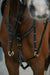 Martingale HVN en cuir de haute de gamme. Anneau ouvert pour une fixation rapide et simple. Couleur noir. Surpiquere blanches chic. Vendue chez Fouilhoux Fontainebleau. 