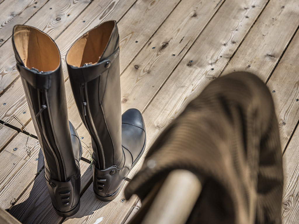 Bottes Ego 7 d'équitation, découvrer les bottes de notre marque italienne en cuir. Idéale pour le CSO, en concours ou en entraintement. 