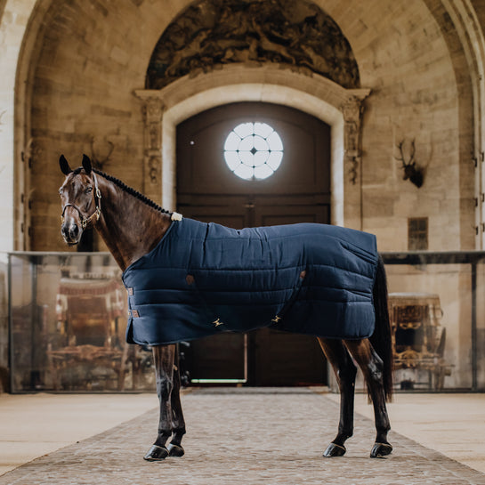Kentucky - belle couverture chaude pour l'hiver avec sa doublure en fausse fourrure pour un meilleur confort de votre cheval.