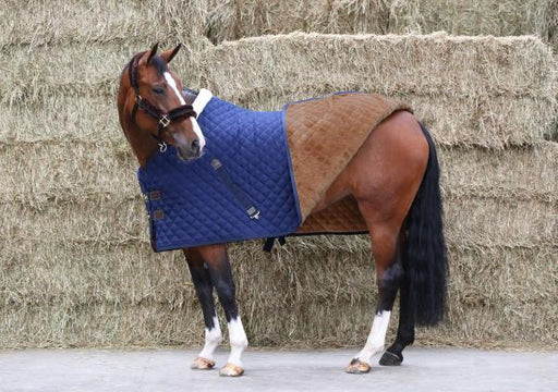 KENTUCKY - Stable Rug - cette couverture de box est idéale pour les chevaux  à la peau sensible. Très chaude, en 400gr, elle est parfaite pour l'hiver.